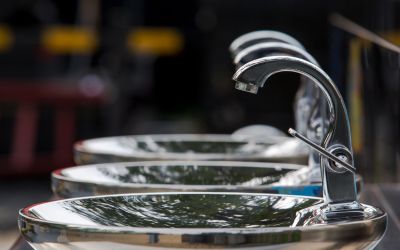 Cleaning of sinks, washbasins, and faucets