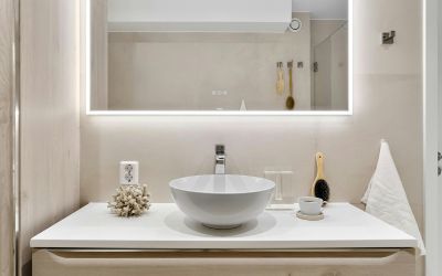 Polishing mirrors and glass without streaks